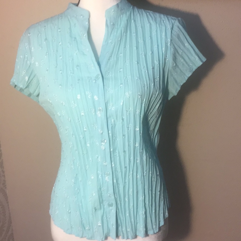 East fifth feminine detailed blouse size M